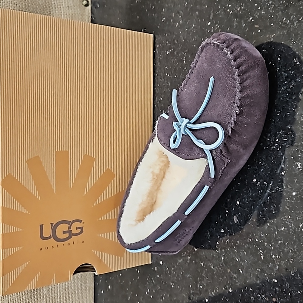 NEW UGG KIDS DAKOTA MOCASSIN SLIPPER ESPRESSO